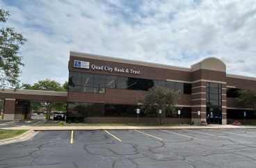 An outside picture of the Utica Ridge Location